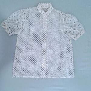 Camicetta trasparente con piccoli pois blu